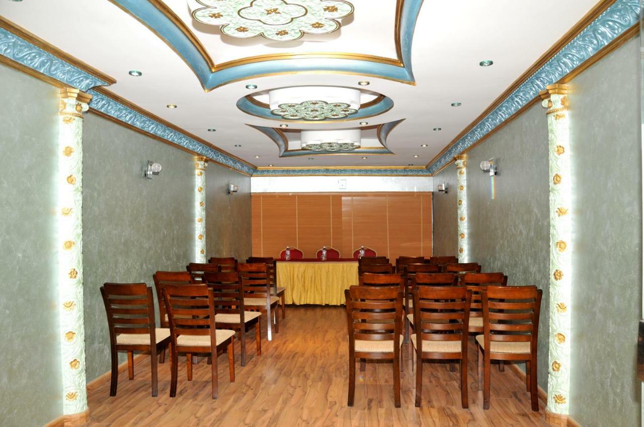 Hotel Di-Palace Эр-Рияд Экстерьер фото